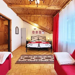  Bed & Breakfast Husarska 60