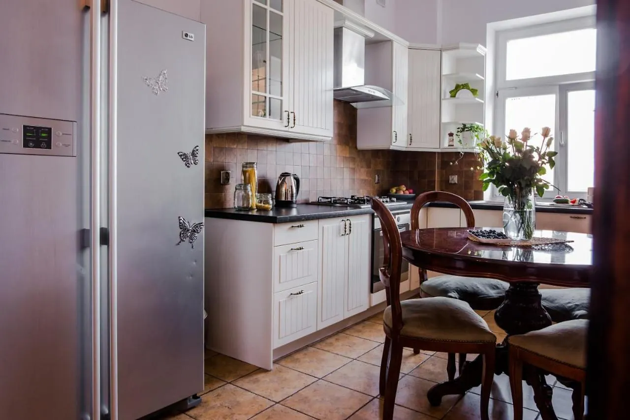 Halby Luxury Rooms Chmielna 73B Varsovia Polonia
