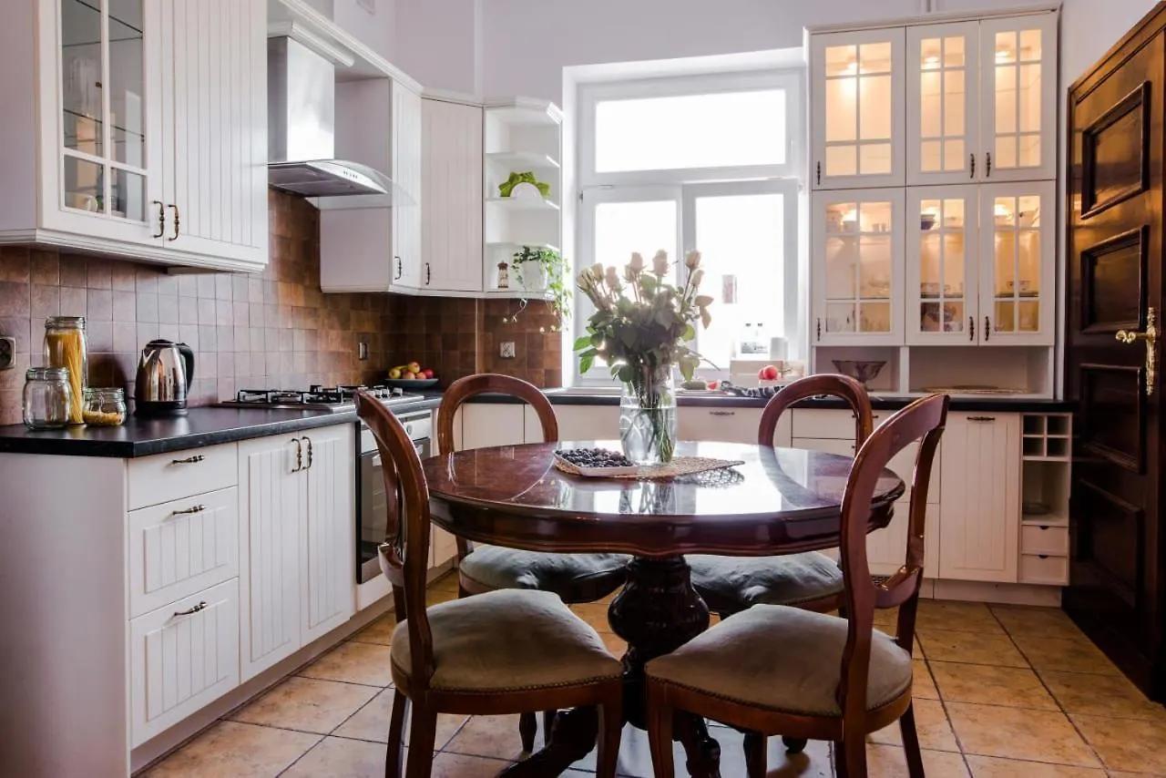 Halby Luxury Rooms Chmielna 73B Varsovia 0*,  Polonia